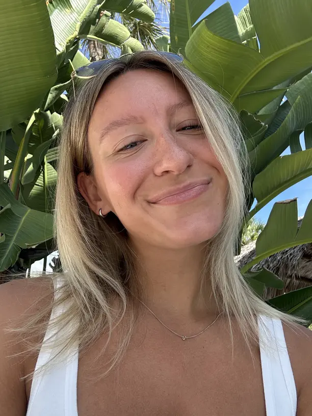  Laura